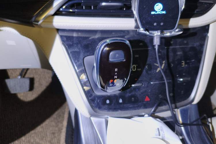 Used Buick GL8 2021 ES Landtrek 653T Comfort Edition Gear Lever