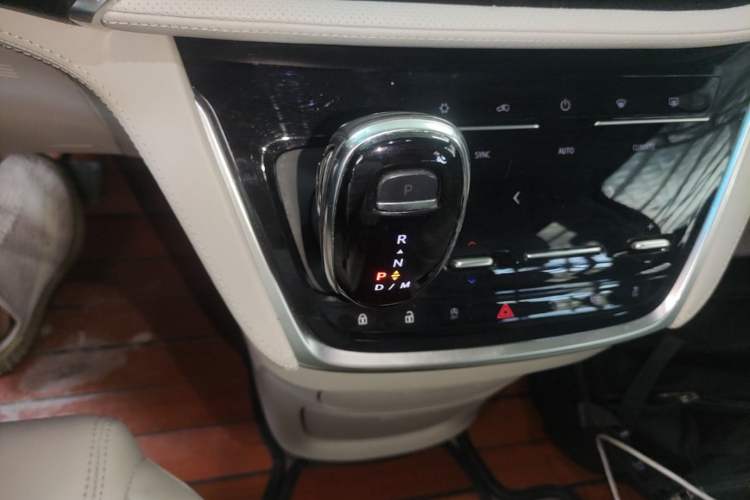Used Buick GL8 2021 ES Landtrek 653T Comfort Edition Gear Lever