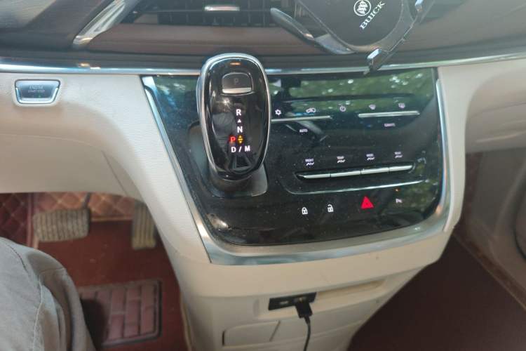Used Buick GL8 2021 Land Cruiser Executive Class 652T Luxury Model Gear Lever