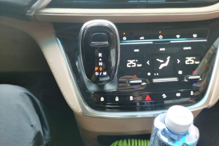 Used Buick GL8 2021 ES Landtrek 653T Smart Luxury Model Gear Lever