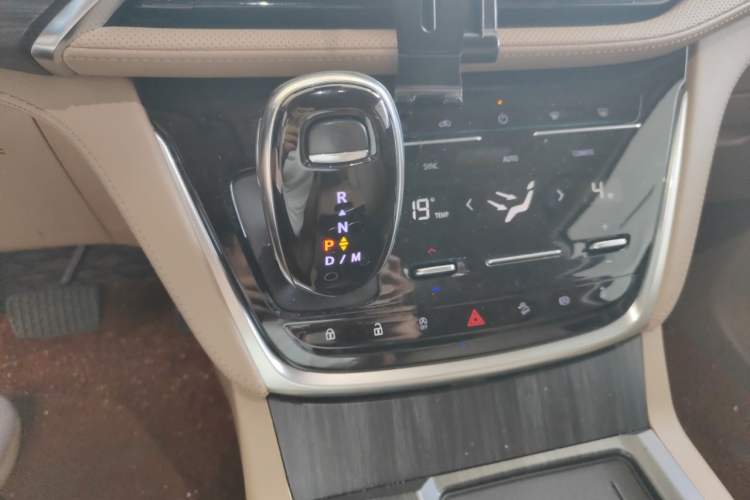 Used Buick GL8 2021 ES Land Cruiser 653T Luxury Edition Gear Lever
