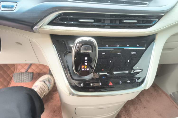 Used Buick GL8 2021 ES Landtrek 653T Comfort Edition Gear Lever