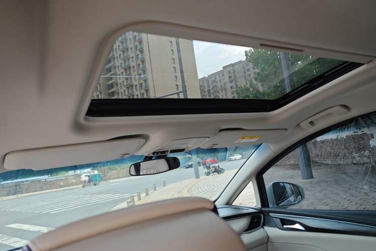 Used Buick GL8 2021 ES Landtrek 653T Comfort Edition Headliner