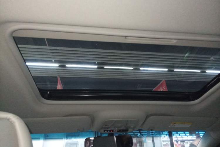 Used Buick GL8 2021 ES Landtrek 653T Comfort Edition Headliner