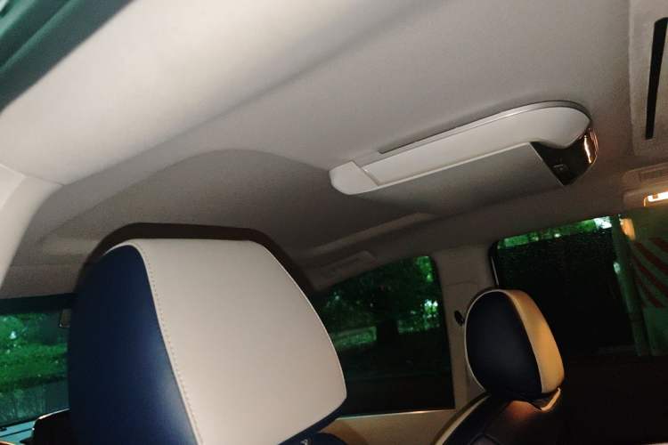 Used Buick GL8 2021 Land Cruiser Executive Class 652T Comfort Model Headliner