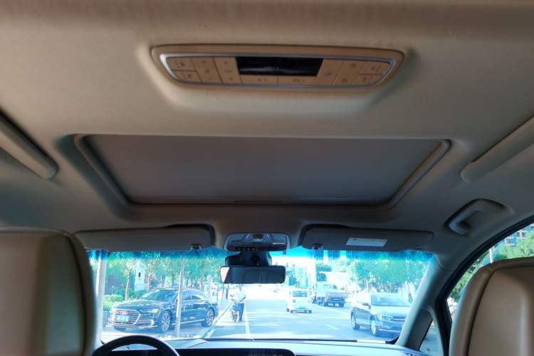 Used Buick GL8 2021 ES Landtrek 653T Luxury Model Headliner