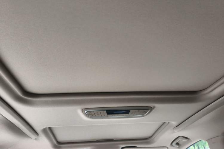 Used Buick GL8 2021 ES Landtrek 653T Luxury Model Headliner