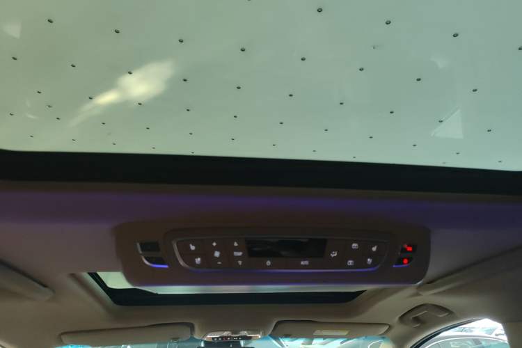 Used Buick GL8 2021 ES Land Cruiser 653T Smart Flagship Model Headliner