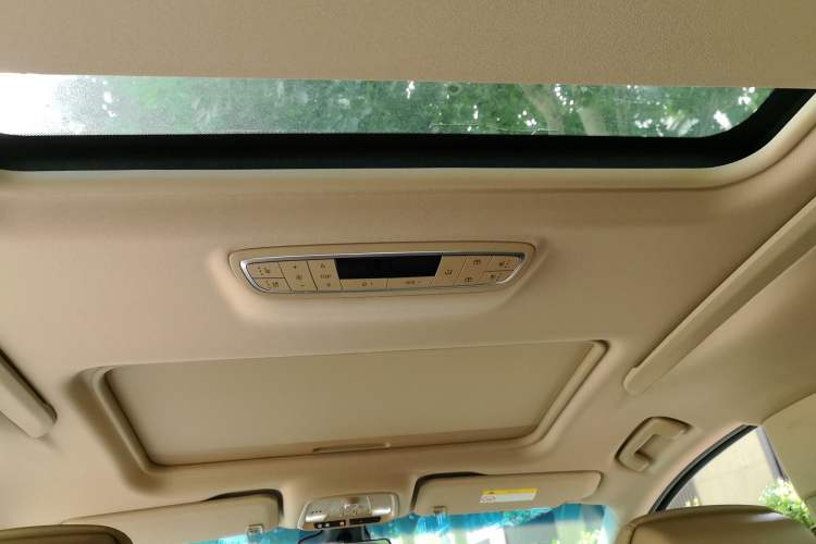 Used Buick GL8 2021 ES Land Cruiser 653T Smart Flagship Model Headliner