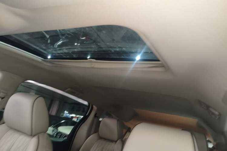 Used Buick GL8 2021 Land Cruiser Executive Class 652T Luxury Model Headliner