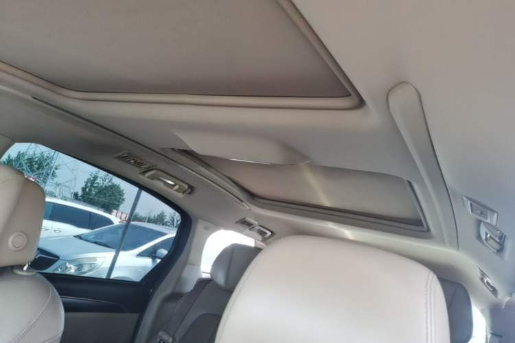 Used Buick GL8 2021 ES Landtrek 653T Luxury Model Headliner