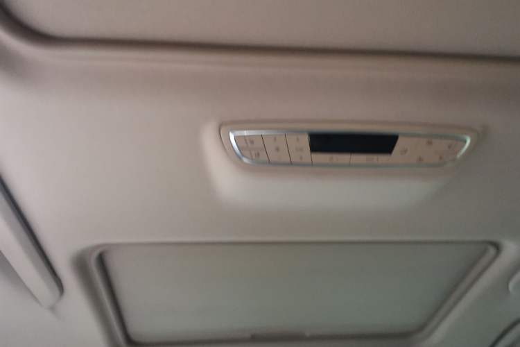 Used Buick GL8 2021 ES Land Cruiser 653T Flagship Model Headliner