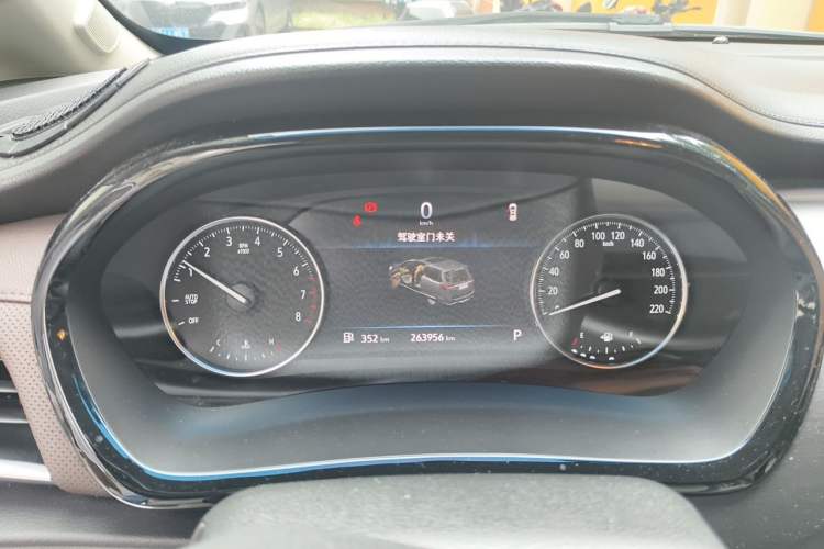 Used Buick GL8 2021 Land Cruiser Executive Class 652T Luxury Model Instrument Cluster