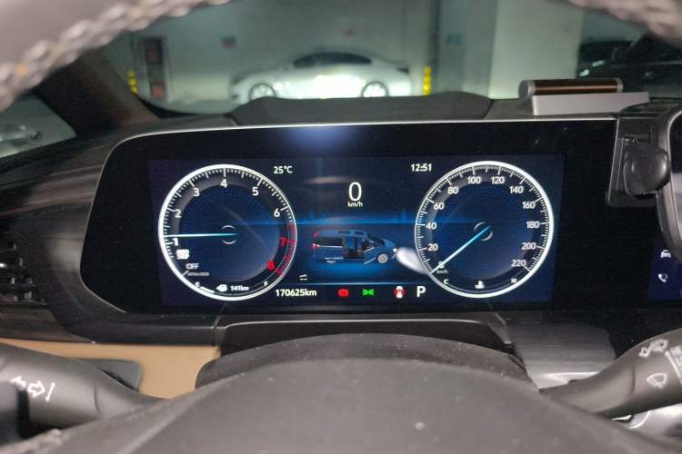 Used Buick GL8 2021 ES Land Cruiser 653T Luxury Edition Instrument Cluster