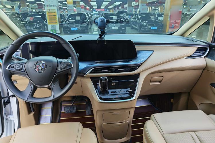 Used Buick GL8 2021 ES Landtrek 653T Luxury Model Interior 1