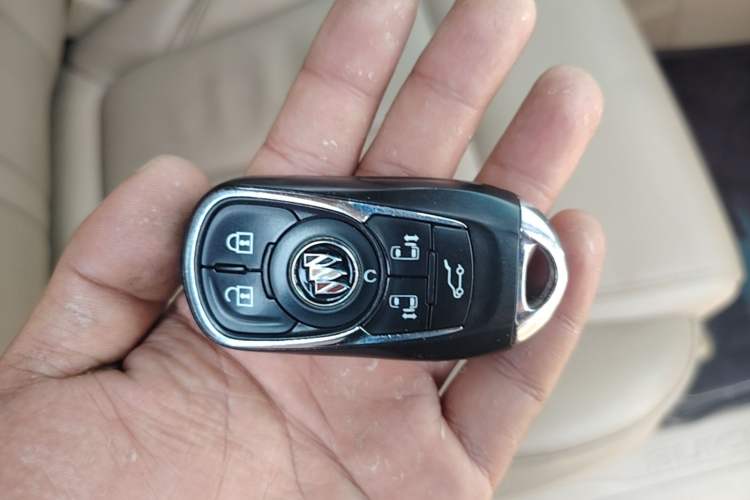 Used Buick GL8 2021 ES Landtrek 653T Smart Luxury Model Interior 1