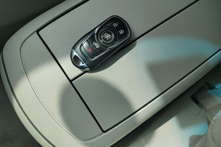 Used Buick GL8 2021 Land Cruiser Executive Class 652T Luxury Model Interior 1