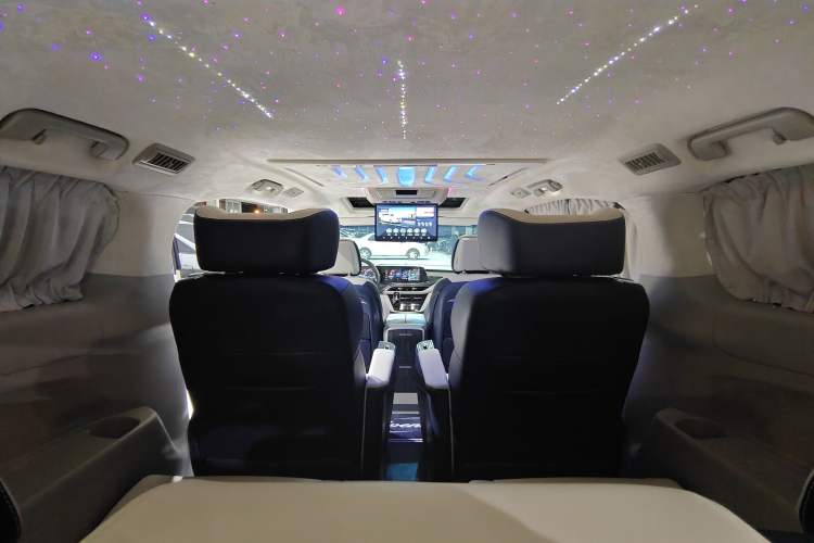 Used Buick GL8 2021 ES Landtrek 653T Comfort Edition Interior 13