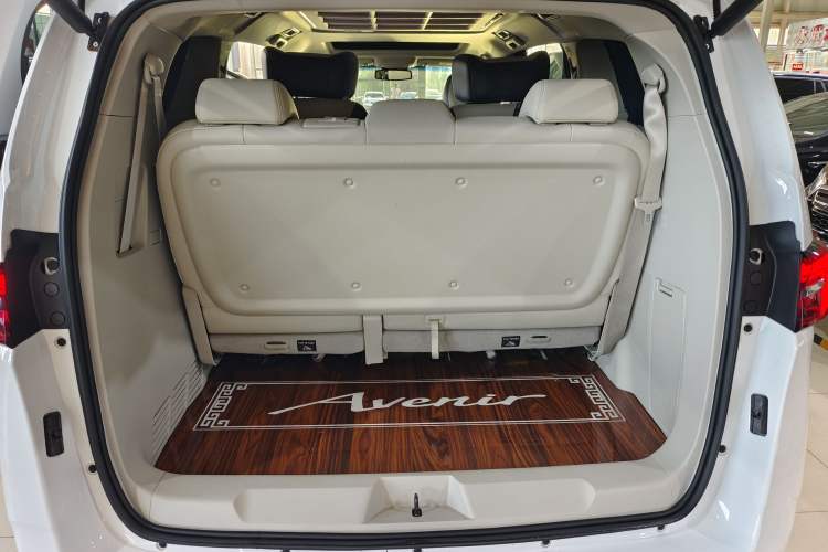 Used Buick GL8 2021 Land Cruiser Executive Class 652T Luxury Model Interior 14