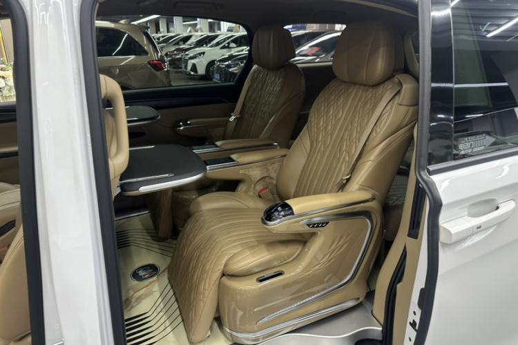 Used Buick GL8 2021 ES Landtrek 653T Comfort Edition Interior 2