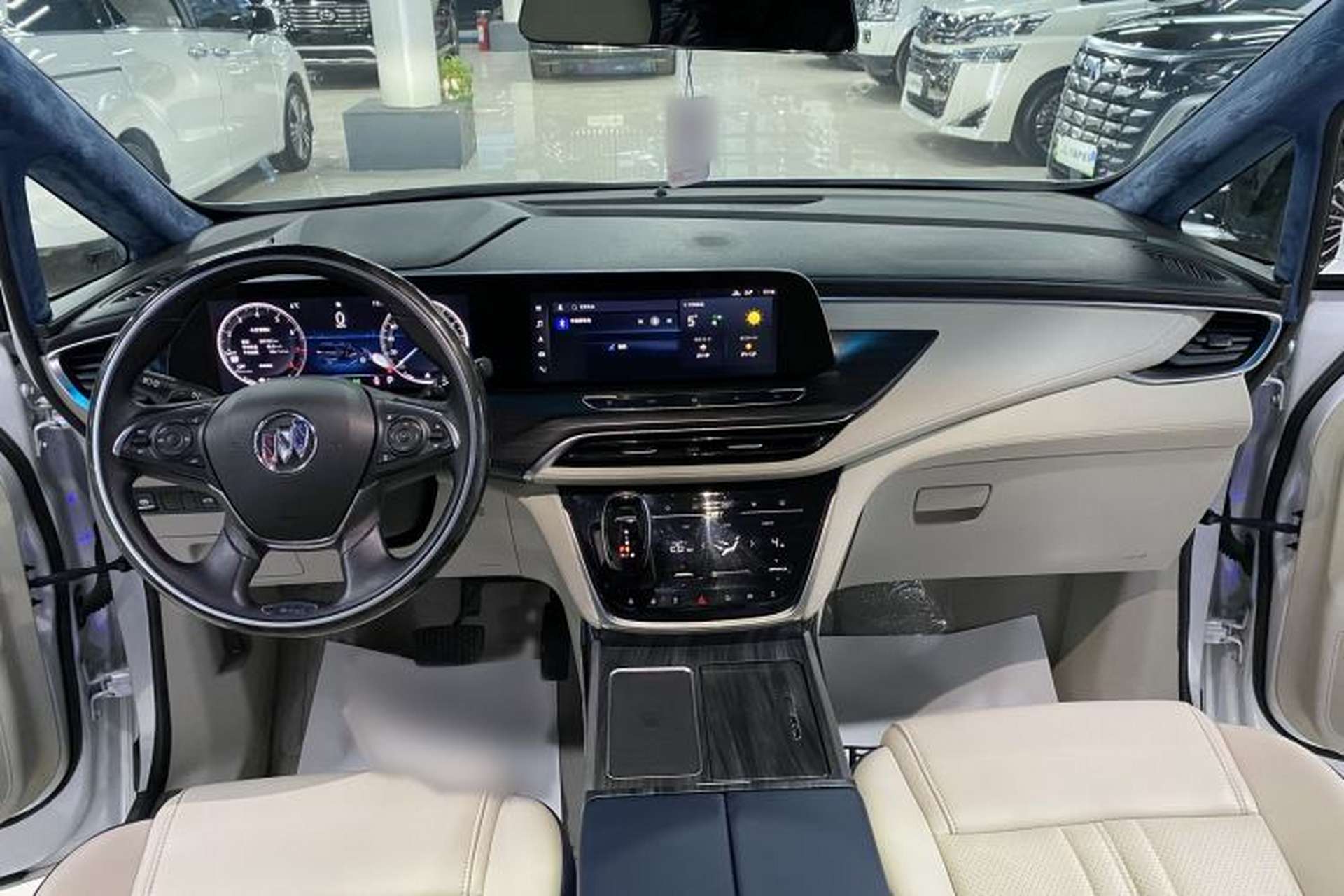 Used Buick GL8 2021 ES Landtrek 653T Comfort Edition Interior 2