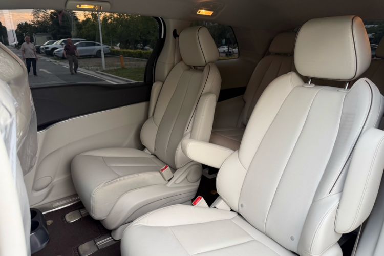 Used Buick GL8 2021 Land Cruiser Executive 652T Premium Model Interior 2