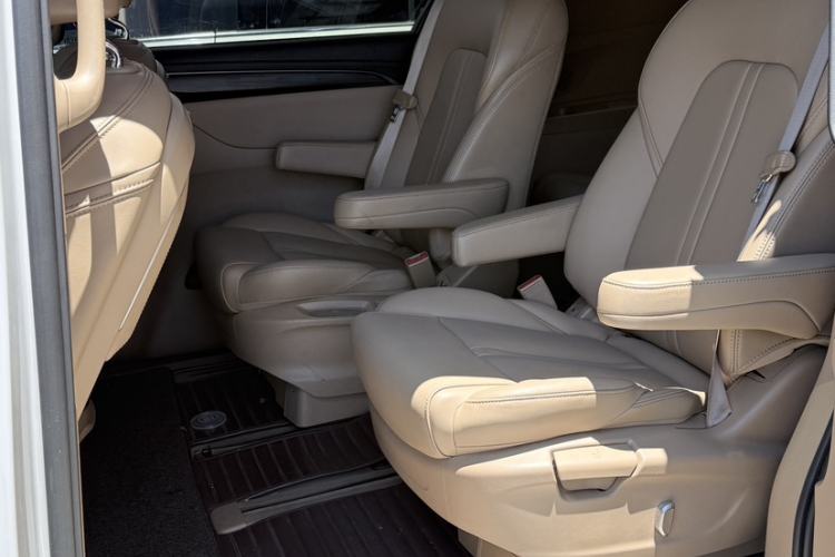 Used Buick GL8 2021 ES Land Cruiser 653T Luxury Edition Interior 3