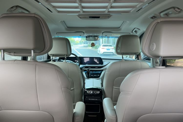 Used Buick GL8 2021 ES Landtrek 653T Comfort Edition Interior 4