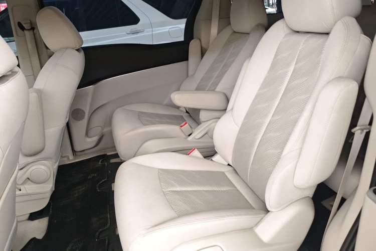Used Buick GL8 2021 Land Cruiser Executive Class 652T Comfort Model Interior 4