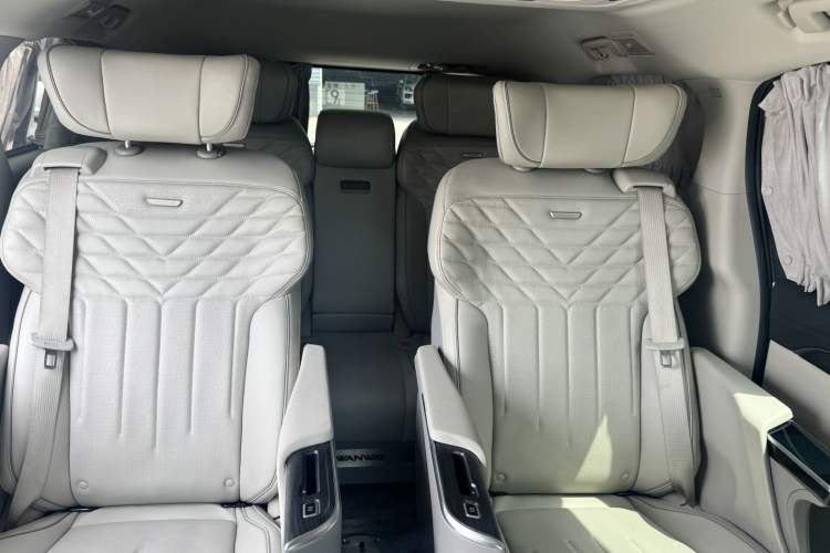 Used Buick GL8 2021 ES Landtrek 653T Comfort Edition Interior 5