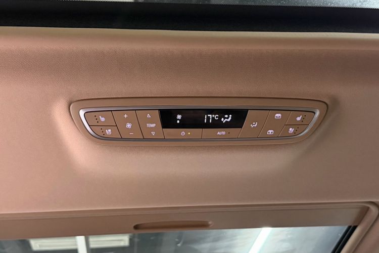 Used Buick GL8 2021 ES Landtrek 653T Luxury Model Interior 5