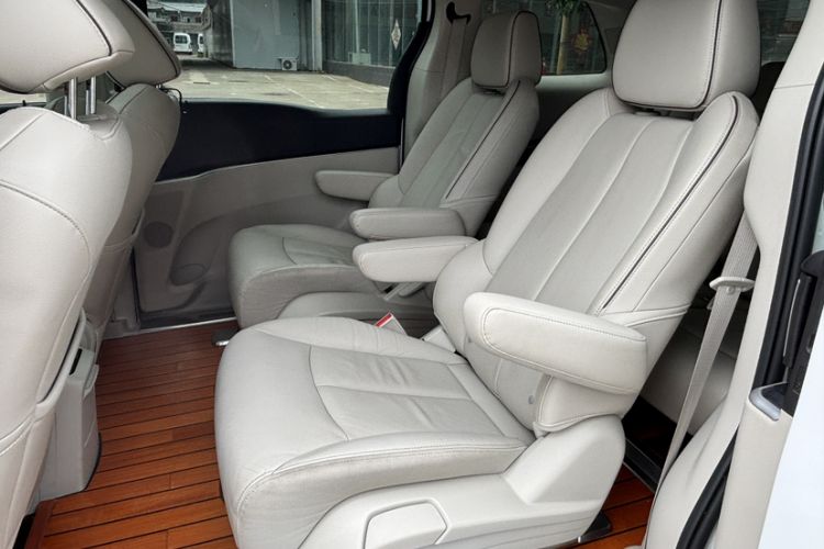 Used Buick GL8 2021 Land Cruiser Executive Class 652T Luxury Model Interior 7