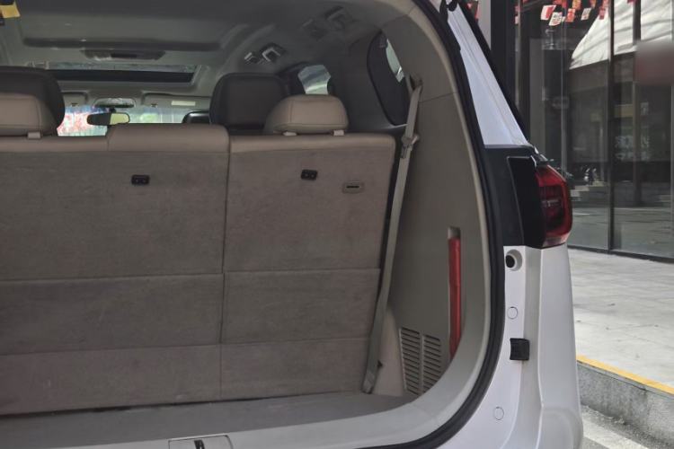 Used Buick GL8 2021 ES Landtrek 653T Comfort Edition Interior 8