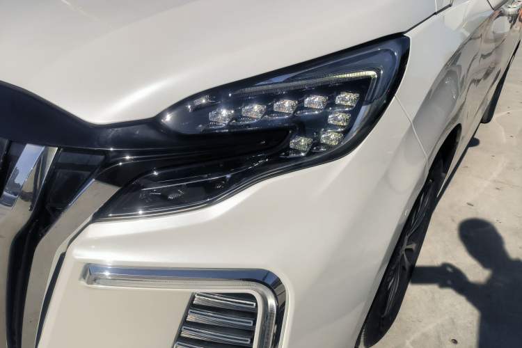 Used Buick GL8 2021 ES Land Cruiser 653T Luxury Edition Left Front Headlight