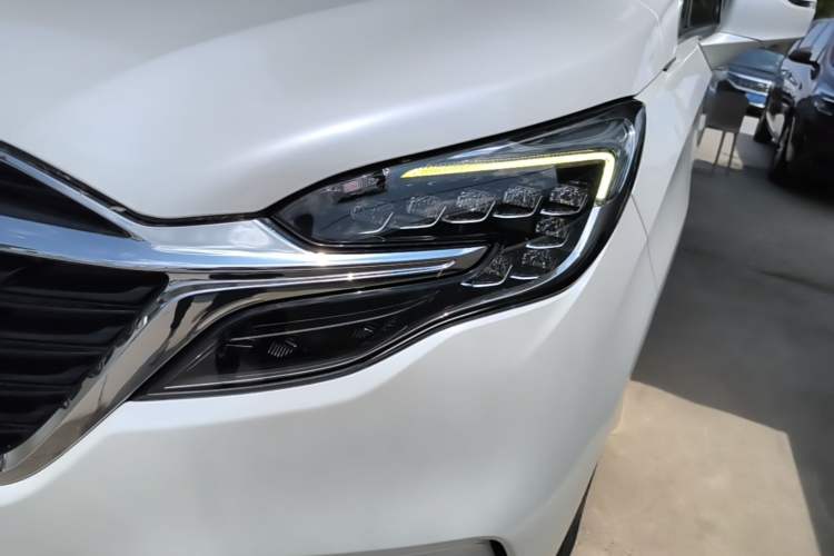 Used Buick GL8 2021 ES Land Cruiser 653T Luxury Edition Left Front Headlight