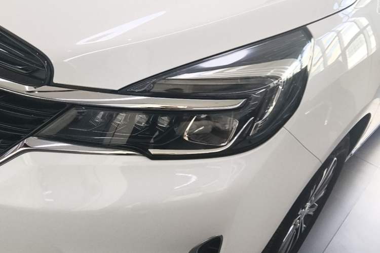 Used Buick GL8 2021 Land Cruiser Executive Class 652T Luxury Model Left Front Headlight