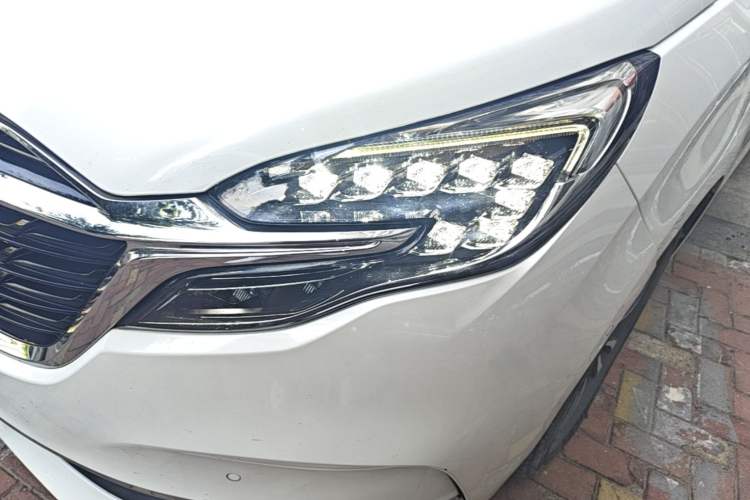 Used Buick GL8 2021 ES Land Cruiser 653T Luxury Edition Left Front Headlight