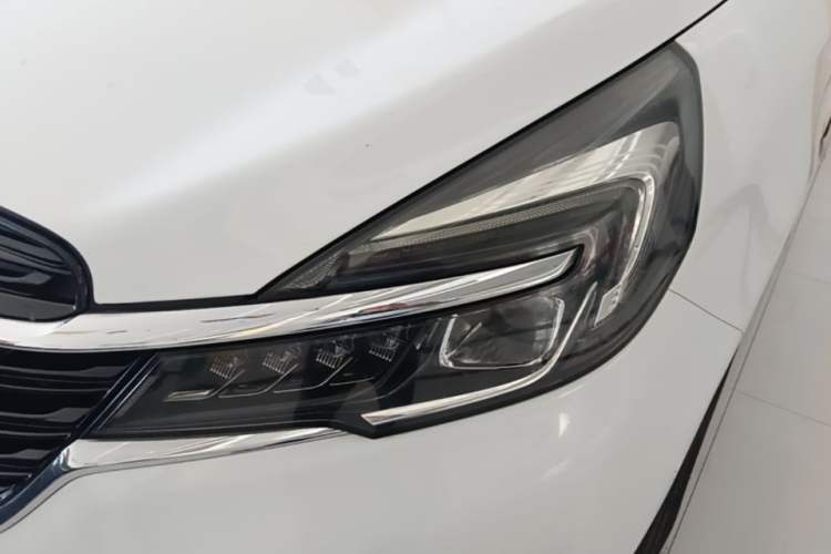 Used Buick GL8 2021 Land Cruiser Executive Class 652T Smart Luxury Model Left Front Headlight