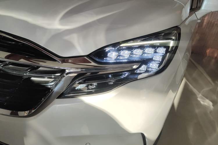 Used Buick GL8 2021 ES Land Cruiser 653T Luxury Edition Left Front Headlight