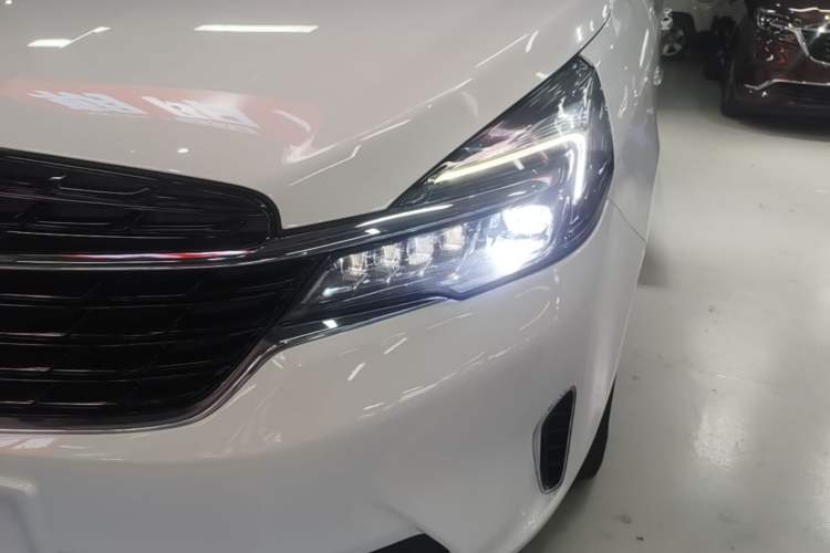 Used Buick GL8 2021 Land Cruiser Executive Class 652T Luxury Model Left Front Headlight