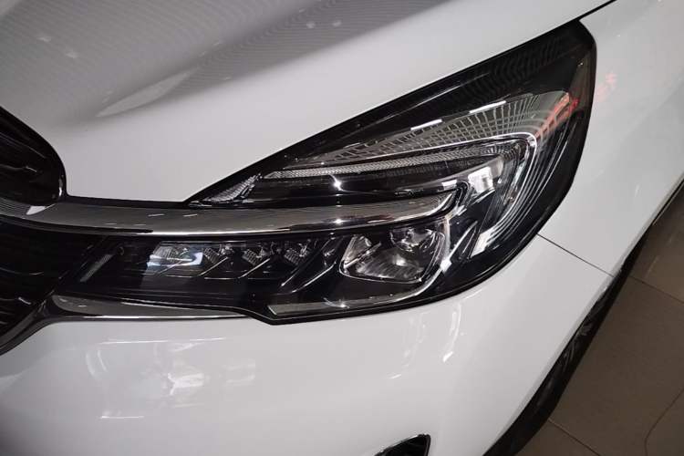 Used Buick GL8 2021 Land Cruiser Executive Class 652T Luxury Model Left Front Headlight