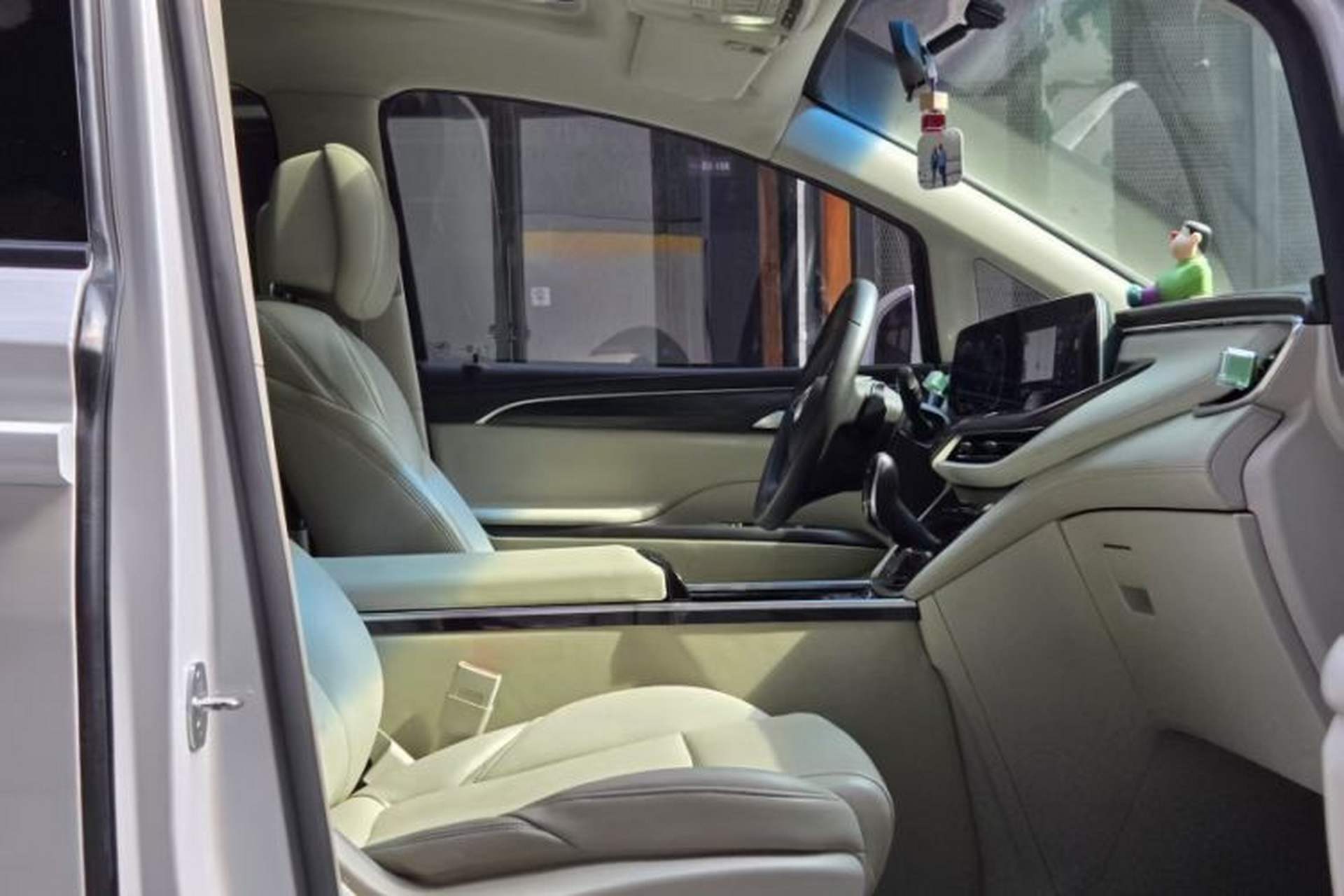 Used Buick GL8 2021 ES Landtrek 653T Comfort Edition Left Front Seat