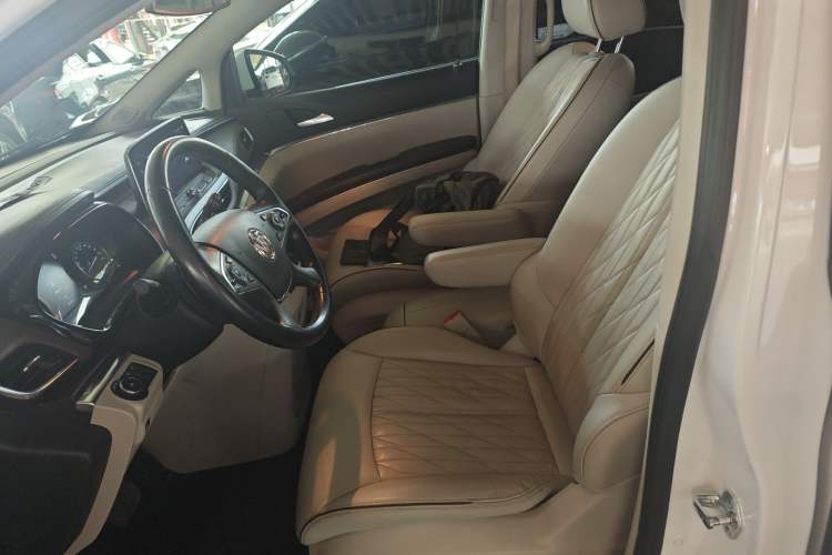 Used Buick GL8 2021 Land Cruiser Executive Class 652T Luxury Model Left Front Seat