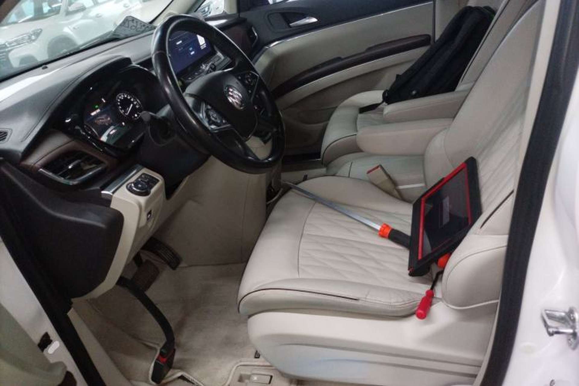 Used Buick GL8 2021 Land Cruiser Executive Class 652T Luxury Model Left Front Seat