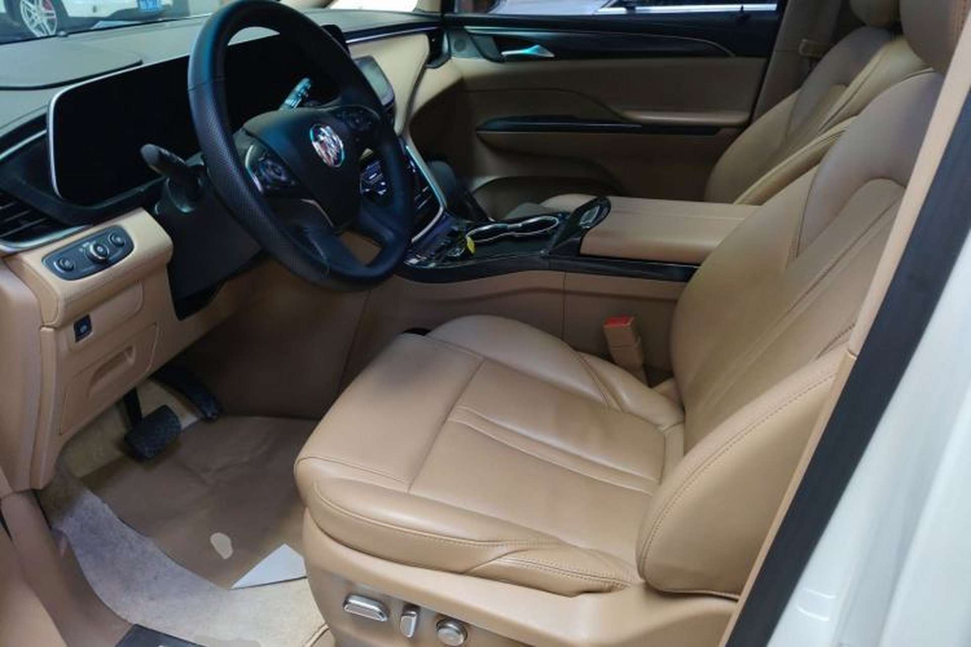 Used Buick GL8 2021 ES Landtrek 653T Luxury Model Left Front Seat