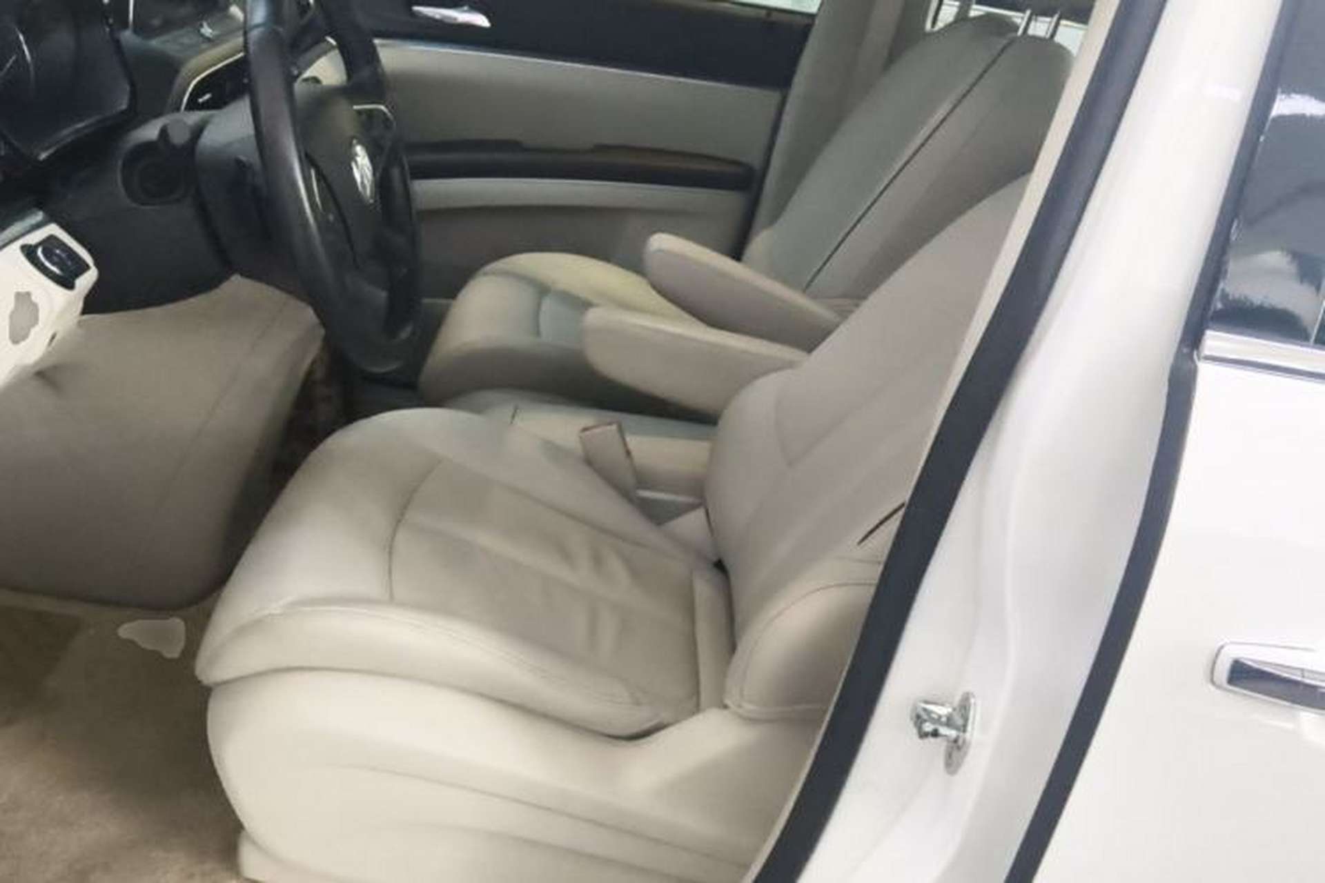 Used Buick GL8 2021 Land Cruiser Executive Class 652T Luxury Model Left Front Seat