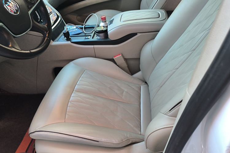 Used Buick GL8 2021 Land Cruiser Executive Class 652T Smart Luxury Model Left Front Seat