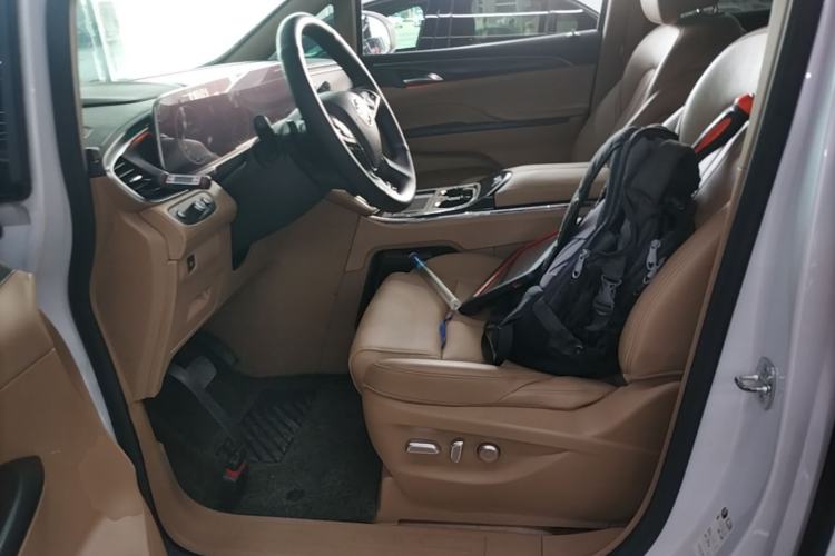 Used Buick GL8 2021 ES Land Cruiser 653T Luxury Edition Left Front Seat