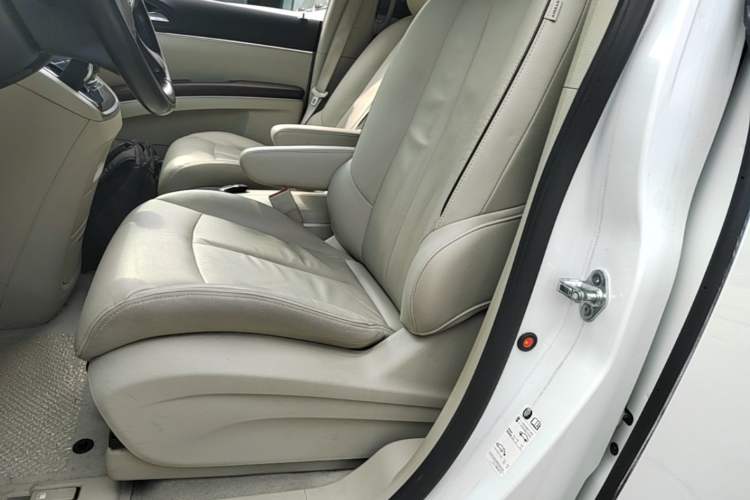 Used Buick GL8 2021 Land Cruiser Executive Class 652T Luxury Model Left Front Seat