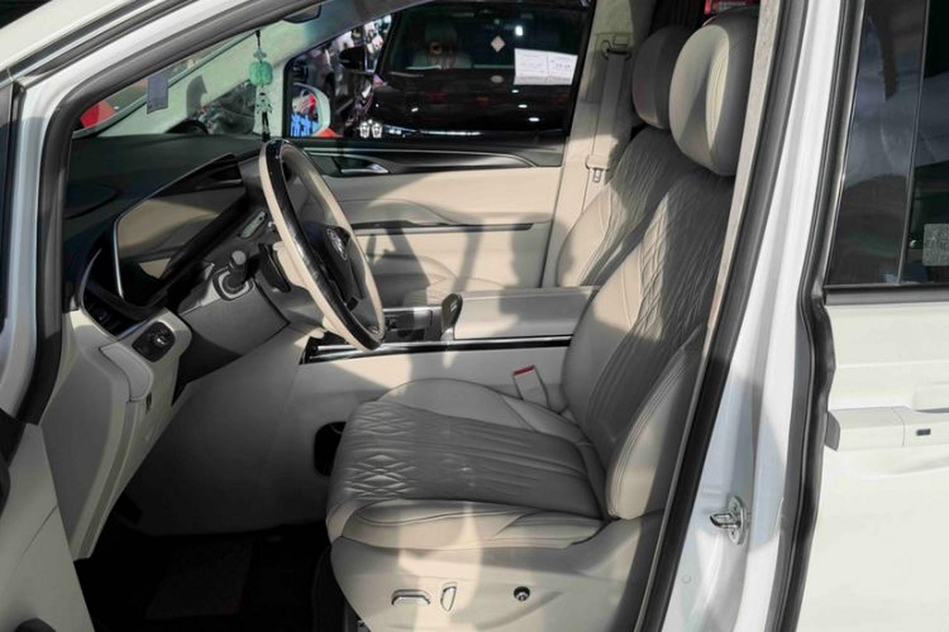 Used Buick GL8 2021 ES Landtrek 653T Comfort Edition Left Front Seat